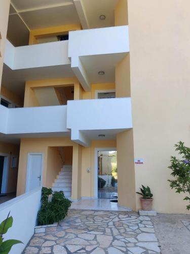 Hotel Odyssion - image 9