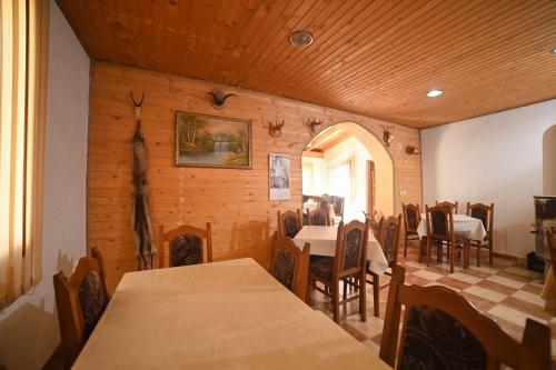 Restaurant, Komovi Eko katun in Andrijevica