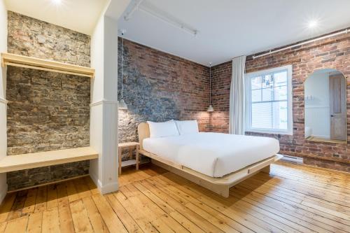 Four-Bedroom House image 4