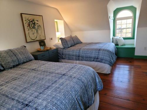 Downingtown Manor - 1900s Farmhouse with Creek Views Downingtown Manor - 1900s Farmhouse with Creek Views