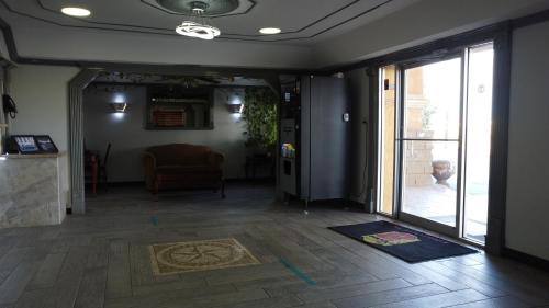 Előcsarnok, Super 8 By Wyndham Kingsville in Királyváros (TX)