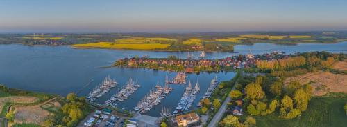 Cerca de lugares turísticos, Hausboot Aava in Schleswig