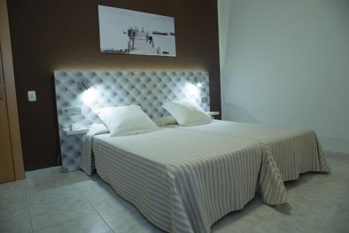 2 twin beds