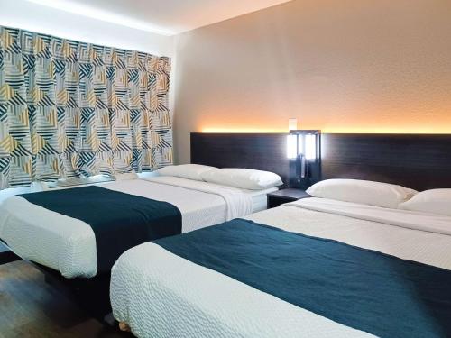 2 double beds