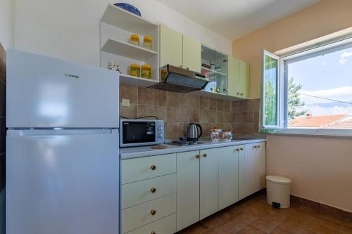Apartments by the sea Puntinak Brac - 718 - image 6