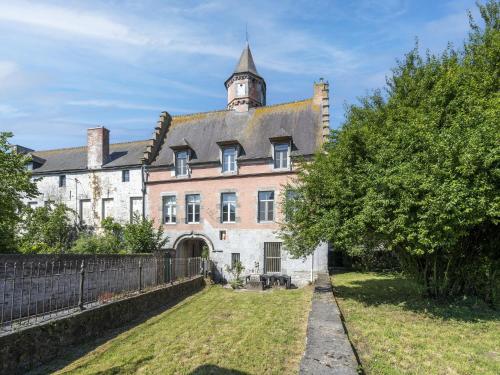 Spacious holiday home in Cerfontaine with garden gîte à louer Fraire