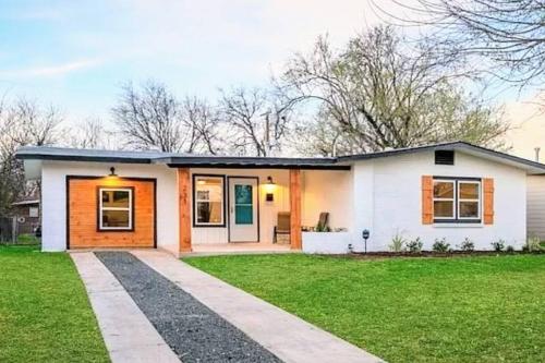 Modern Home in Central San Antonio! in San Antonio, USA