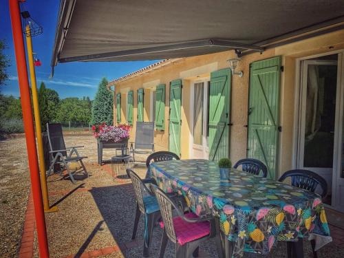 Gîte Neuvic 4 pièces 5 personnes - FR-1-616-110 - image 4