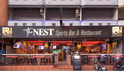 Robin's Nest Guesthouse & Restaurant, Pattaya Central