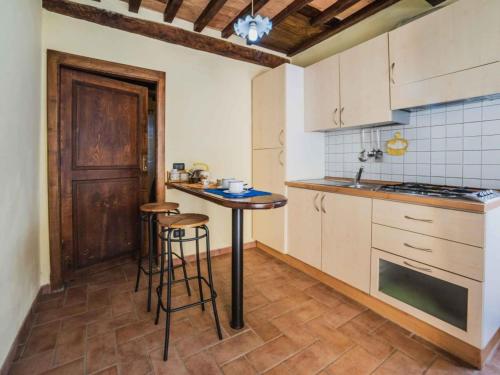  Cozy and comfortable apartment in Poggio Camporgiano in Vitoio