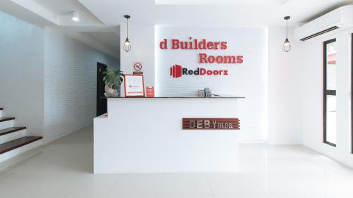 RedDoorz Plus @ d'Builders Poblacion - BGC