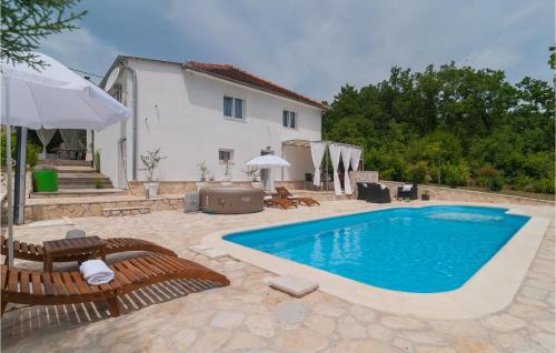 Nice home in Hrvace with 3 Bedrooms, WiFi and Jacuzzi - Hrvace