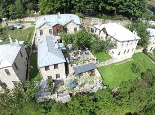 Viesnīcas āriene, Nymfes Hotel in Nymfaio