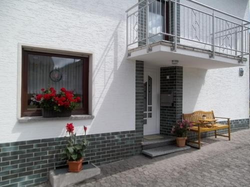 Viesnīcas āriene, Nähe Nürburgring in Quiddelbach, Gästezimmer mit Lounge (Nahe Nurburgring in Quiddelbach, Gastezimmer mit Lounge) in Quiddelbach