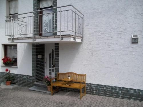 Viesnīcas āriene, Nähe Nürburgring in Quiddelbach, Gästezimmer mit Lounge (Nahe Nurburgring in Quiddelbach, Gastezimmer mit Lounge) in Quiddelbach