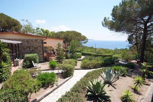  Residence Baia di Norsi in Casa Buraccio