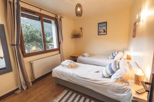 2 twin beds