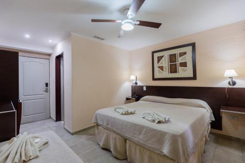 Hotel Torres del Sol – Merlo, ND