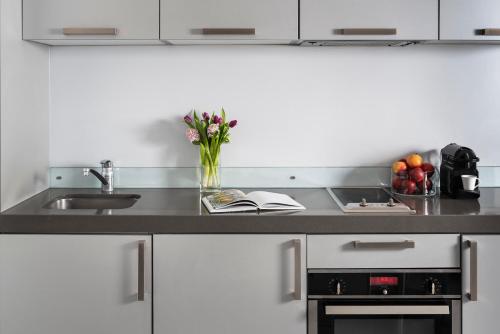 Templeton Place by Supercity Aparthotels - image 3