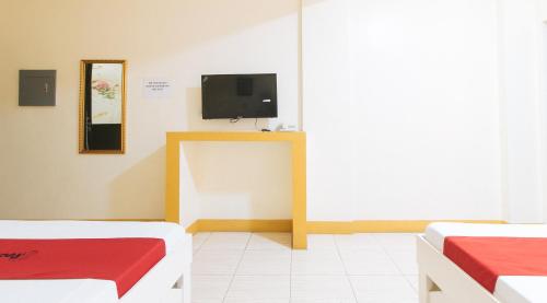 RedDoorz @ Golden Skye Hotel Guagua, Mabalacat