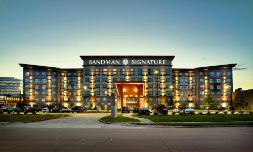 Sandman Signature Plano-Frisco Hotel