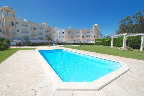 Turtle - 3 bedroom apartment in Nazaré with 2 shared pools and private terrace