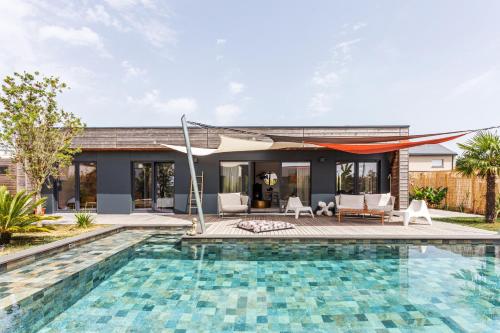 Viesnīcas āriene, Paradis - Piscine Privée (Paradis - Piscine Privee) in Lehon (Brittany)