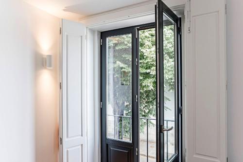 Lapa Flat in City Center by LovelyStay, Porto