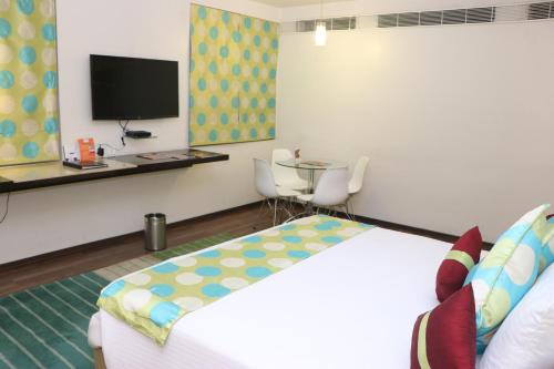 Executive Suite image 3