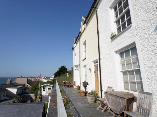 Pass the Keys 3 Bed Terrace with fantastic views over estuary