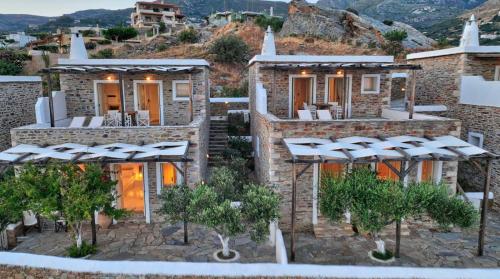 Lithos Villas, Karistos