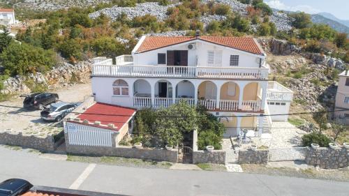 Apartmani Marijana, Cesarica