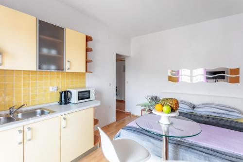 Apartments Dobrila - image 4