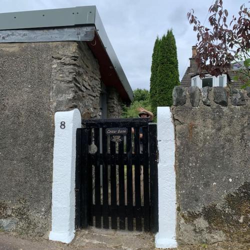 Indgang, Cedarbank’s - 'Little Art House' in Dunoon