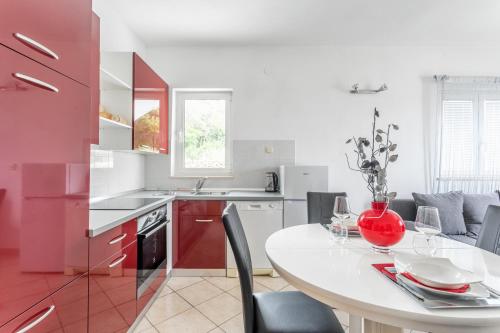 Apartments Dobrila - image 5