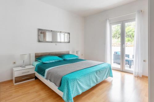 Apartments Dobrila - image 12