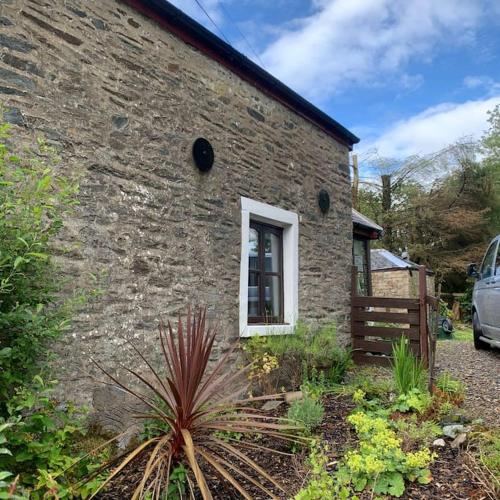 Yewtree Cottage - 'The Art House' and Garden - Hunters Quay