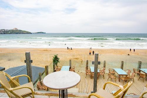 Tolcarne Beach Apartments - image 12