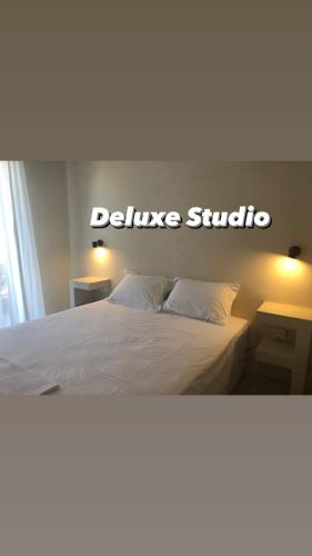 Deluxe Studio
