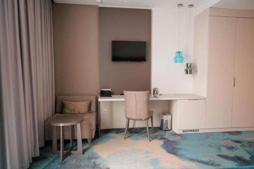 Hotel Seven - main image