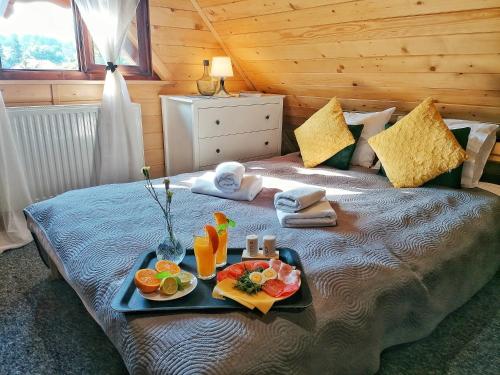 1 double bed, 1 twin bed, 1 sofa bed