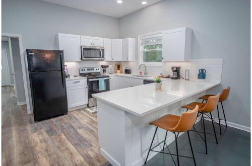 Captivating 4BR 2BA Home Near Awesome Downtown in San Antonio, USA