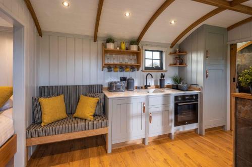 Monkwood Shepherds Hut - Ockeridge Rural Retreats