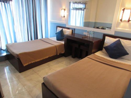 room detail thumbnail 0