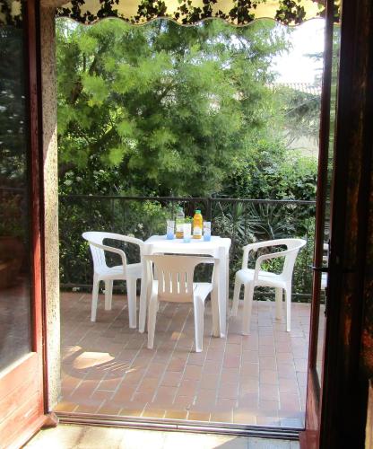 Balcony/terrace, CHAMBRE dans Villa Charmant jardin in La Chamberte