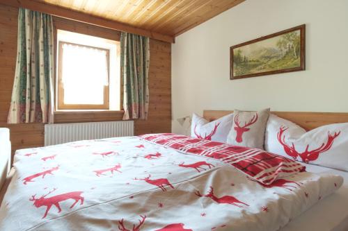 3 bedrooms, 5 beds