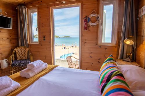 Tolcarne Beach Cabins in Newquay City Center