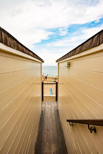 Tolcarne Beach Cabins in Newquay City Center