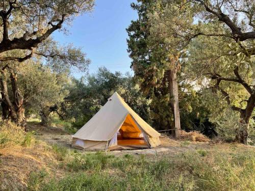 Tent by the sea, private toilet and kitchenette gîte à louer Sarandapikhiótika
