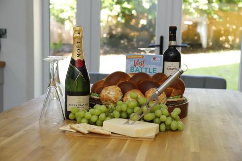 餐飲選擇, 5Bed-10Guests-Fireplace-HotTub-Pets ok-Parking in 巴特爾